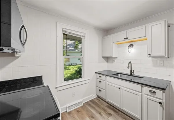 $200,000 | 1116 South Woodland Avenue, Independence, MO 64050