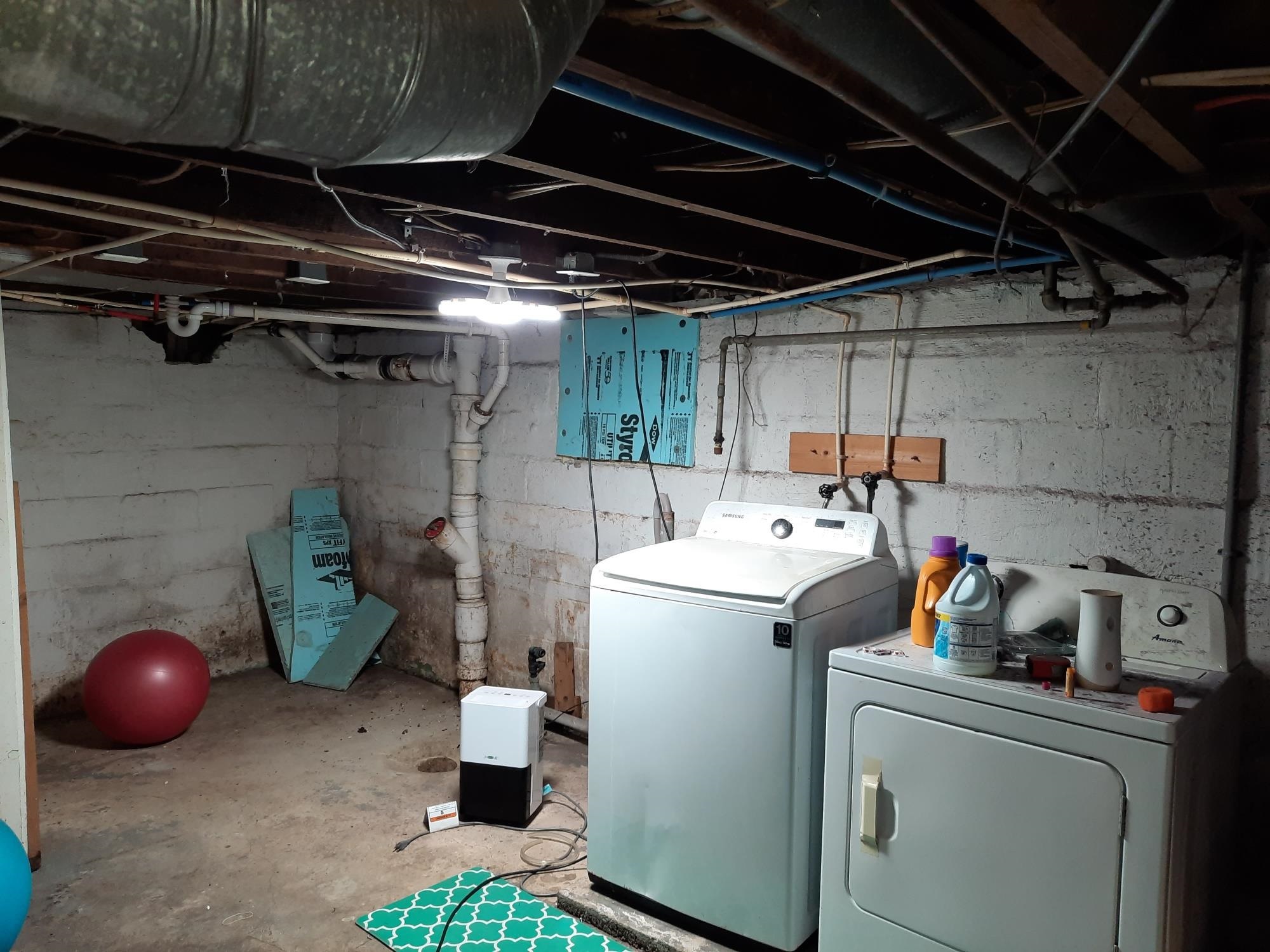 620 Simcoe Avenue Flint, MI 48507 - Photo 15 of 19 50138609-e75b3eaa-ac4f-408a-b4dd-611743db2be1.JPG