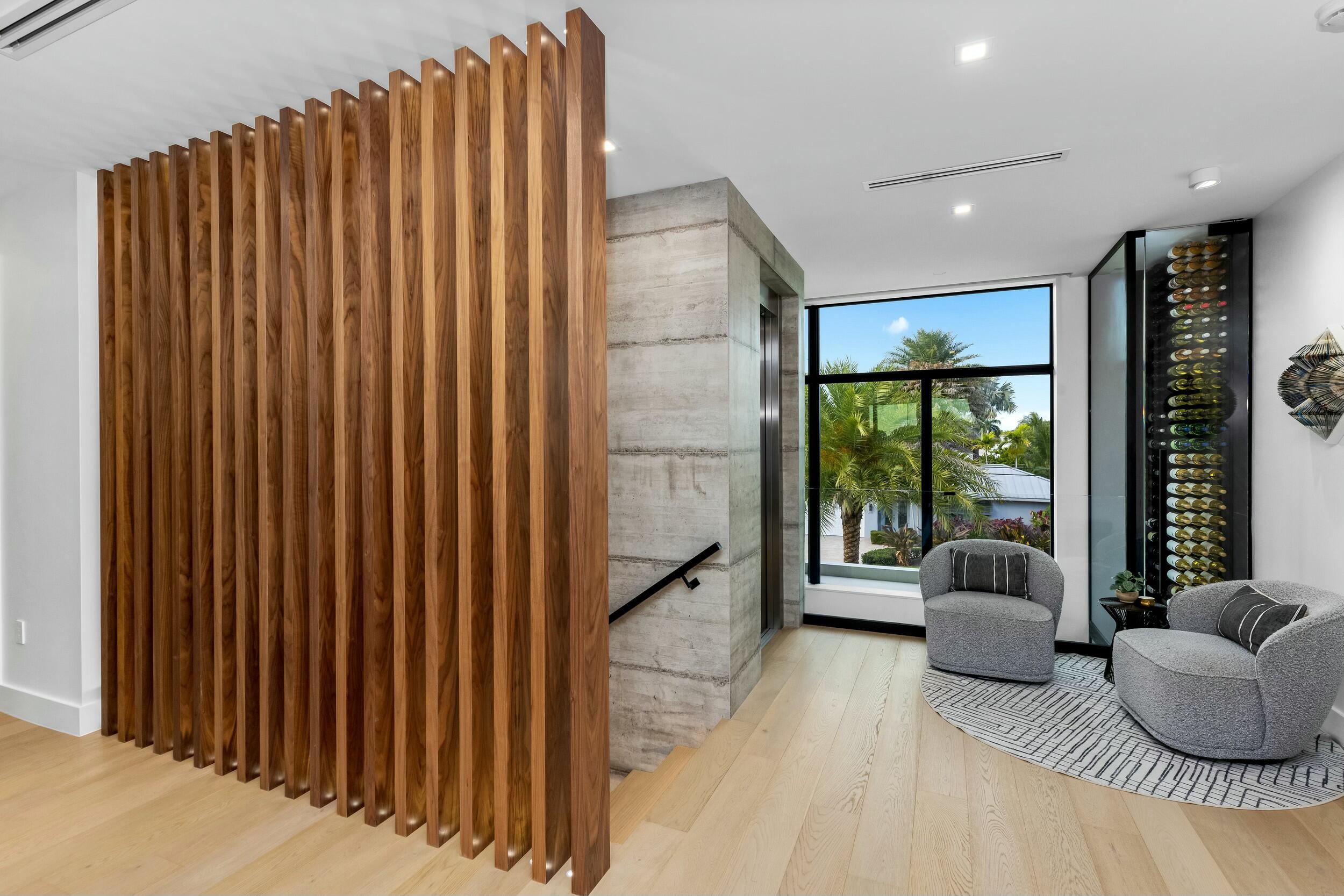 772 Glouchester Street Boca Raton, FL 33487 - Photo 47 of 85 2nd level landing