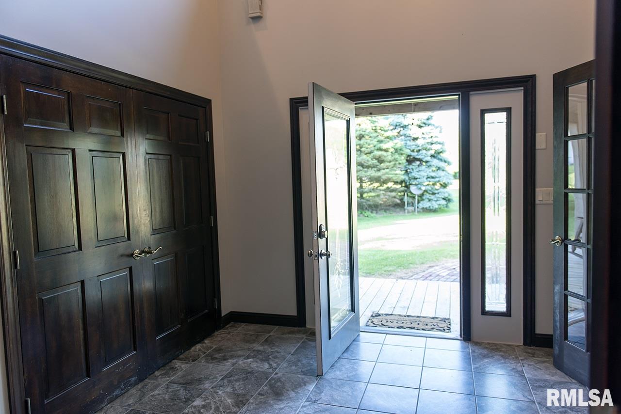 5621 Lee Ann Court Mapleton, IL 61547 - Photo 4 of 47 Gallery Image 4