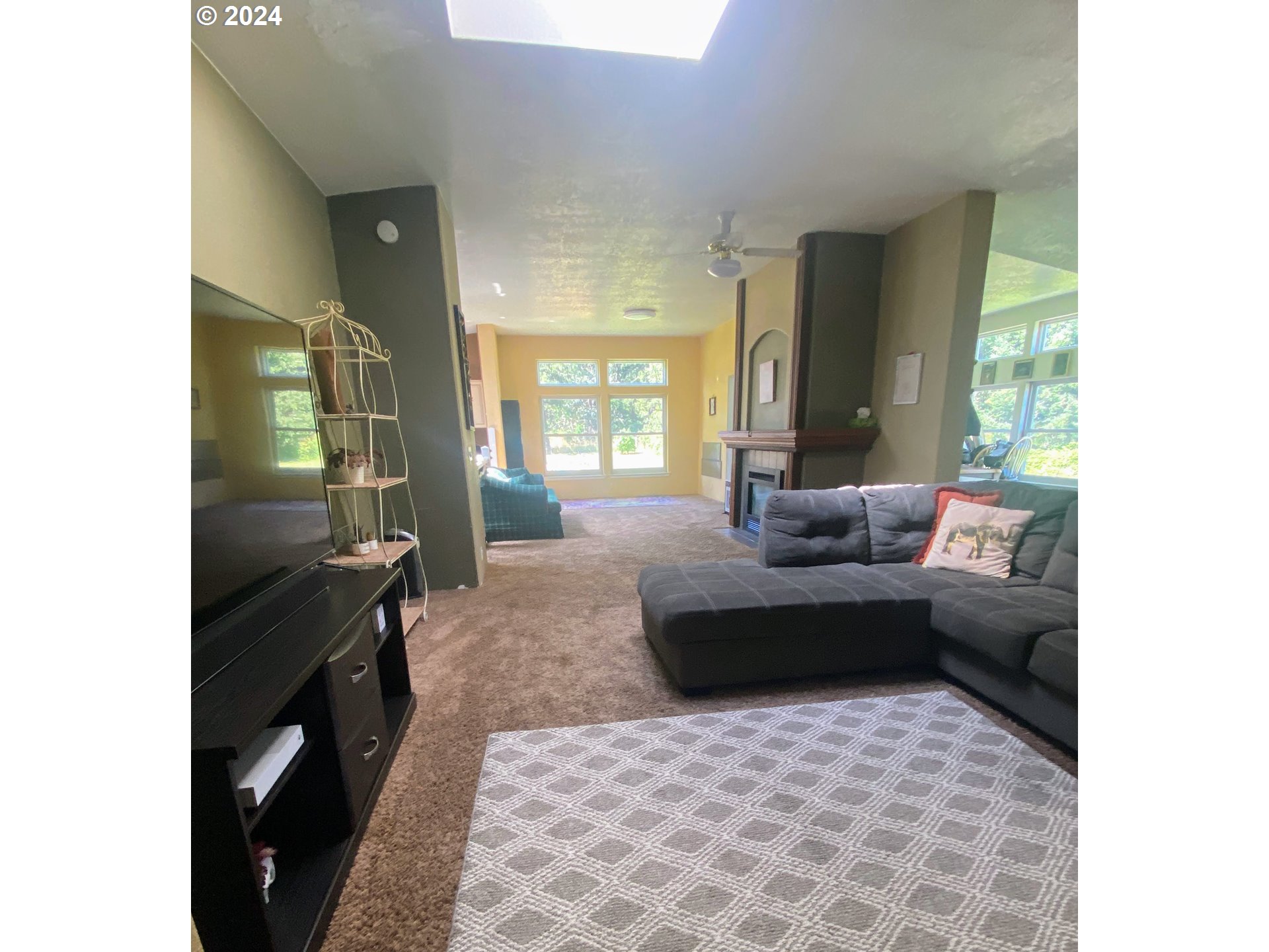 1290 Country Club Road Hood River, OR 97031 - Photo 19 of 48 Great Room