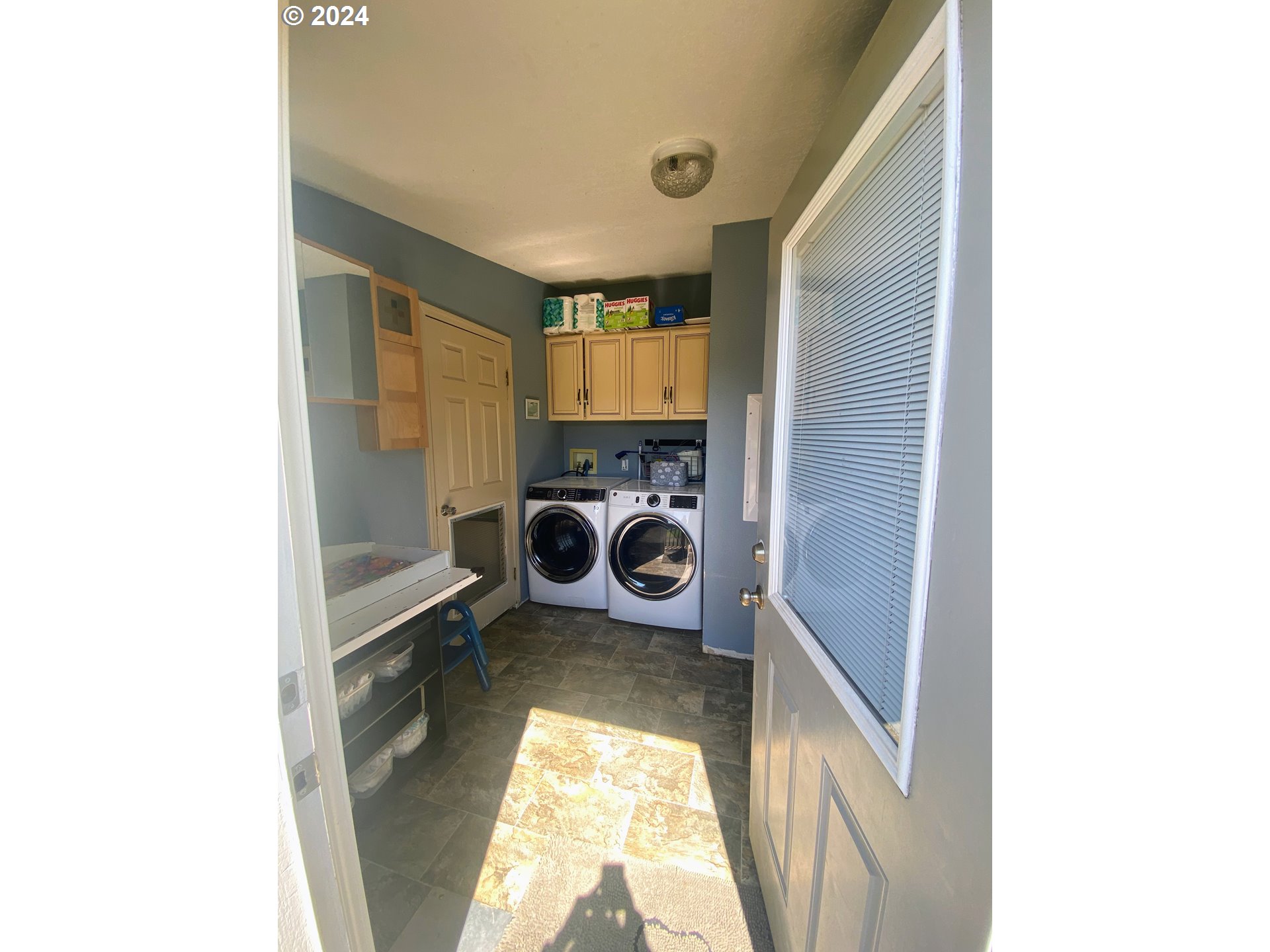 1290 Country Club Road Hood River, OR 97031 - Photo 24 of 48 Laundry