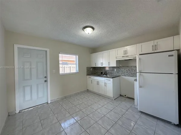 $2,400 | 11346 Southwest 2nd Street, Unit FRONT, Sweetwater, FL 33174