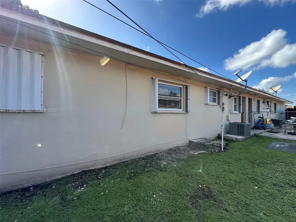 $2,400 | 11346 Southwest 2nd Street, Unit FRONT, Sweetwater, FL 33174