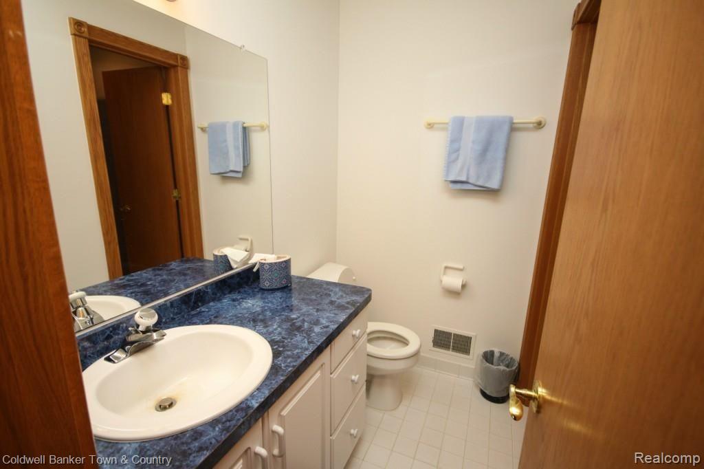 2025 Clyde Road Highland, MI 48357 - Photo 21 of 63 IMG_0232.jpg