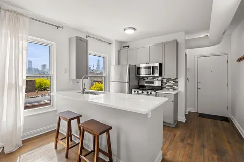 $299,000 | 1322 West Huron Street, Unit 4N, Chicago, IL 60642