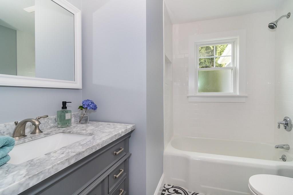 109 Harding Street Medfield, MA 02052 - Photo 14 of 38 Gallery Image 14
