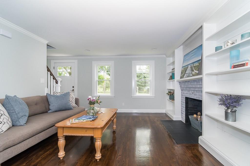 109 Harding Street Medfield, MA 02052 - Photo 4 of 38 Gallery Image 4