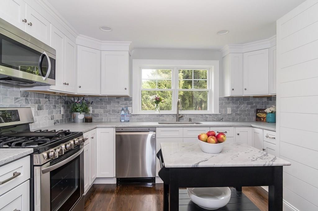 109 Harding Street Medfield, MA 02052 - Photo 8 of 38 Gallery Image 8