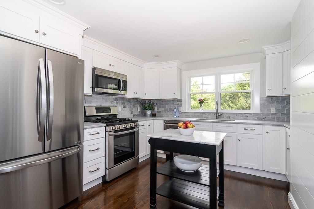 109 Harding Street Medfield, MA 02052 - Photo 9 of 38 Gallery Image 9