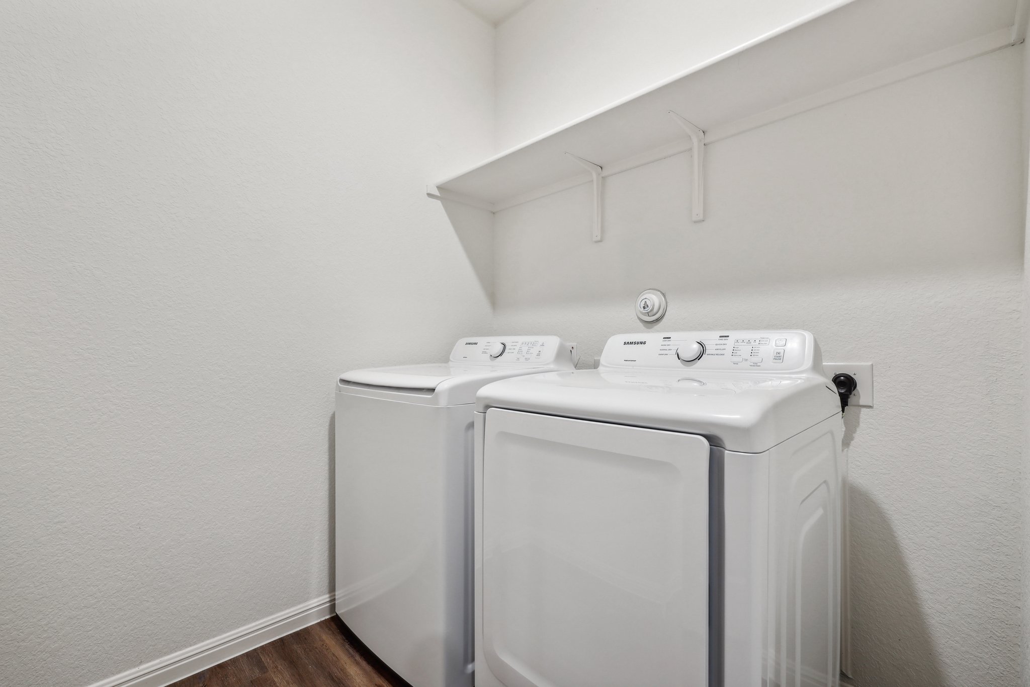 14105 Jeannette Rankin Rd Manor Manor, TX 78653 - Photo 18 of 29 Laundry room