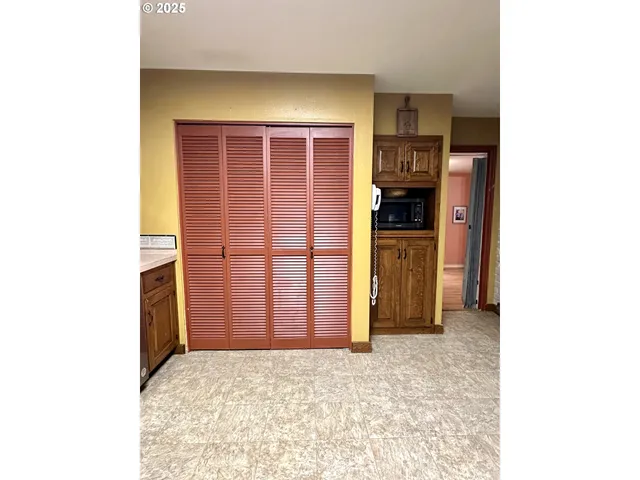 $379,000 | 537 26th Avenue, Longview, WA 98632