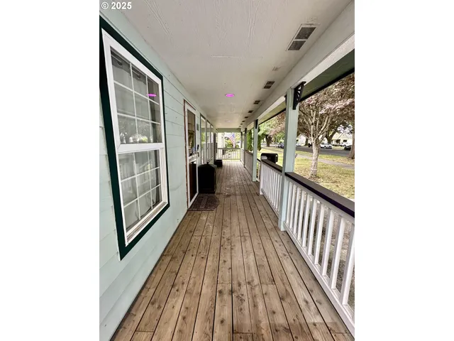 $379,000 | 537 26th Avenue, Longview, WA 98632