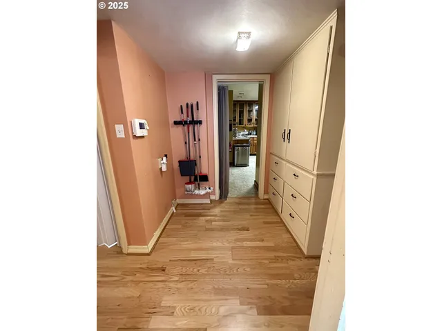 $379,000 | 537 26th Avenue, Longview, WA 98632