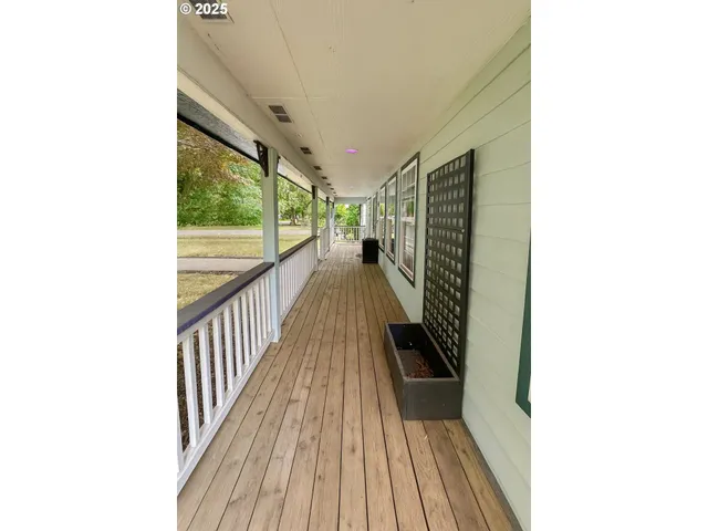 $379,000 | 537 26th Avenue, Longview, WA 98632