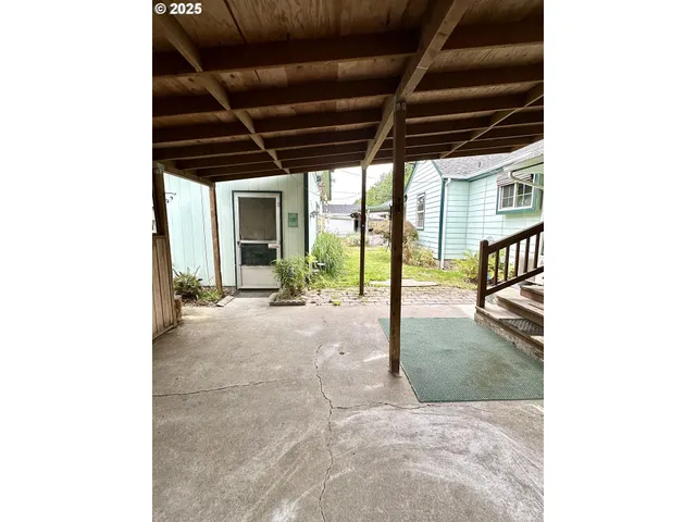 $379,000 | 537 26th Avenue, Longview, WA 98632