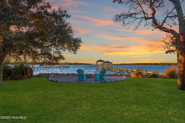 $709,900 | 221 Creek Road, Beaufort, NC 28516