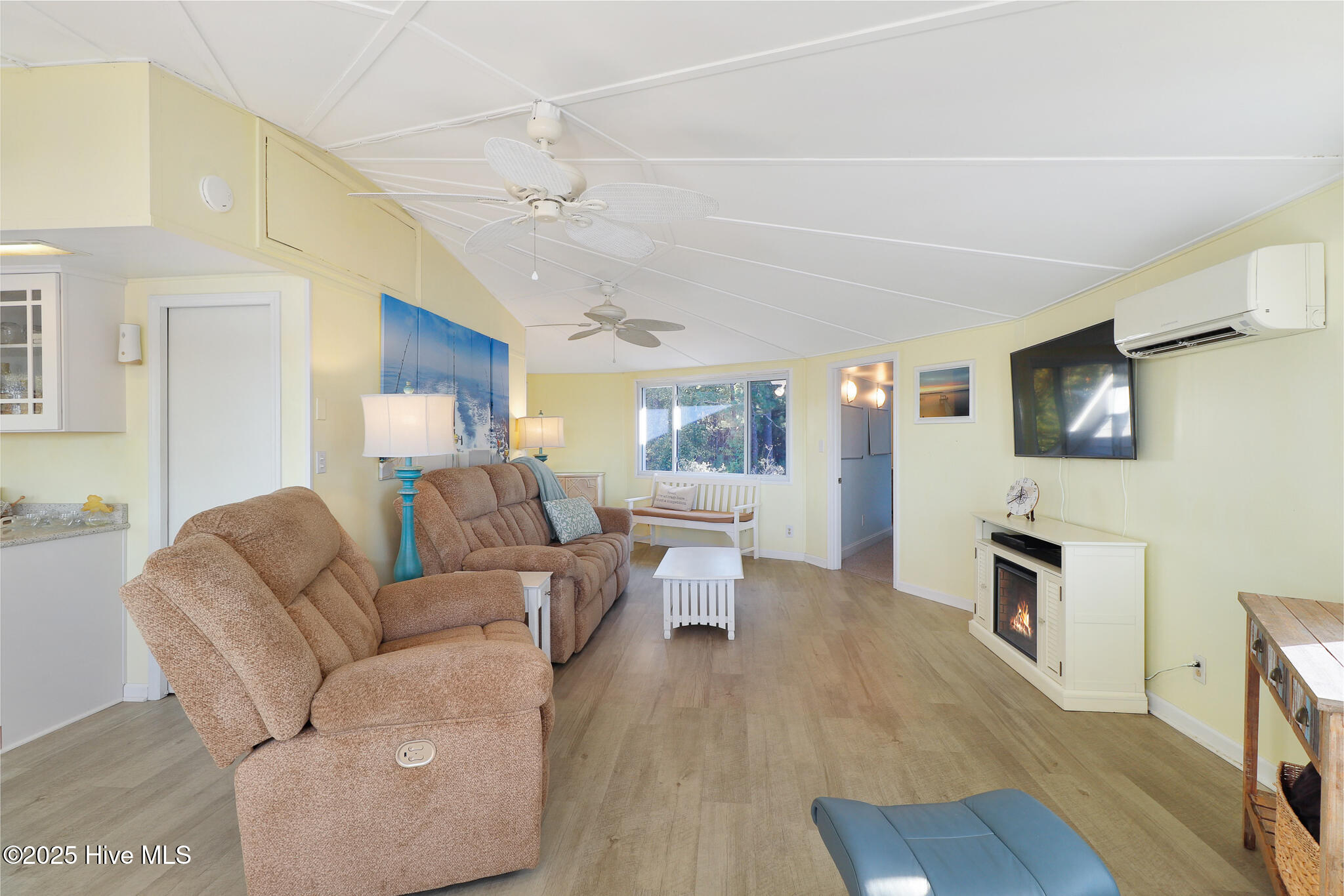 221 Creek Road Beaufort, NC 28516 - Photo 20 of 77 Living room with water views