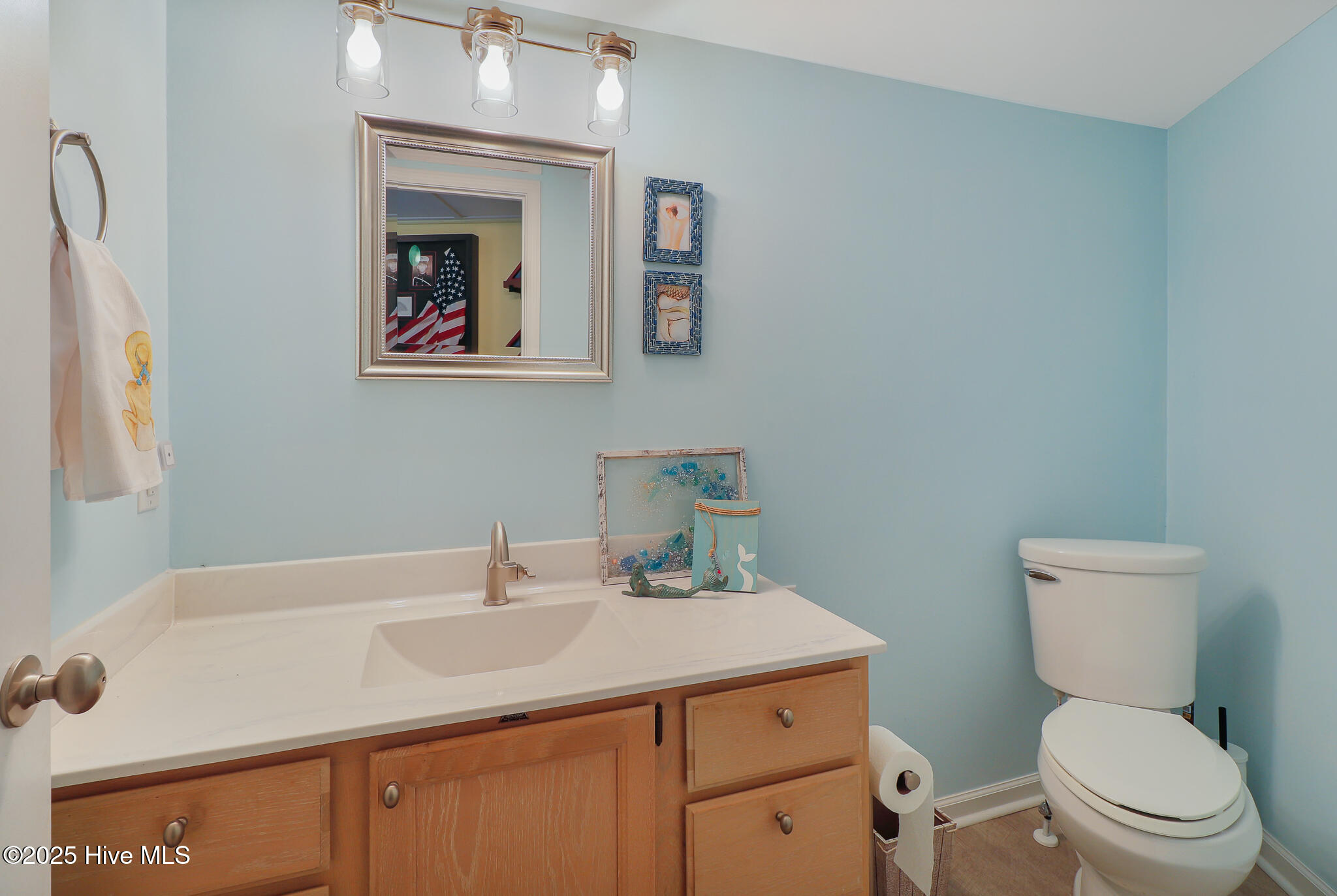 221 Creek Road Beaufort, NC 28516 - Photo 32 of 77 Second floor half bath