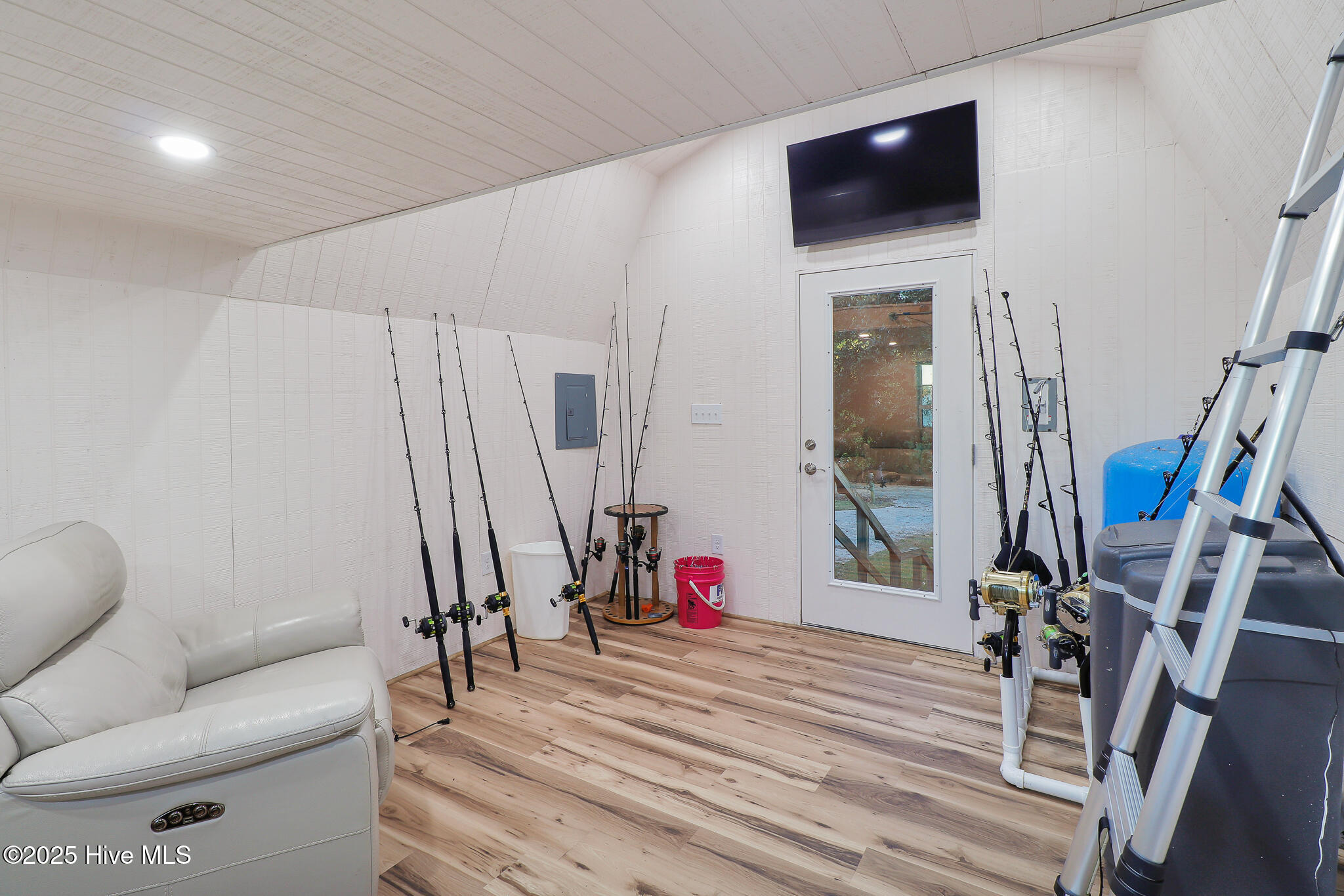 221 Creek Road Beaufort, NC 28516 - Photo 43 of 77 Finished area above shed