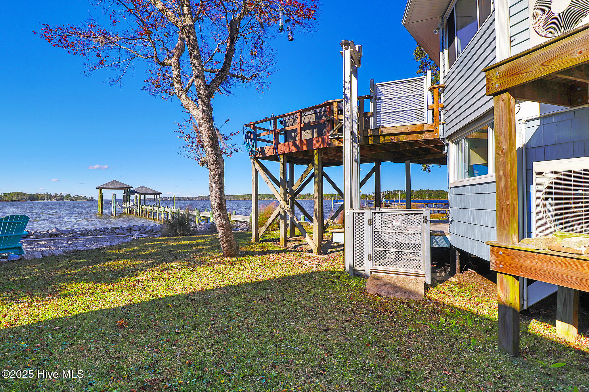 221 Creek Road Beaufort, NC 28516 - Photo 54 of 77 Cargo Lift