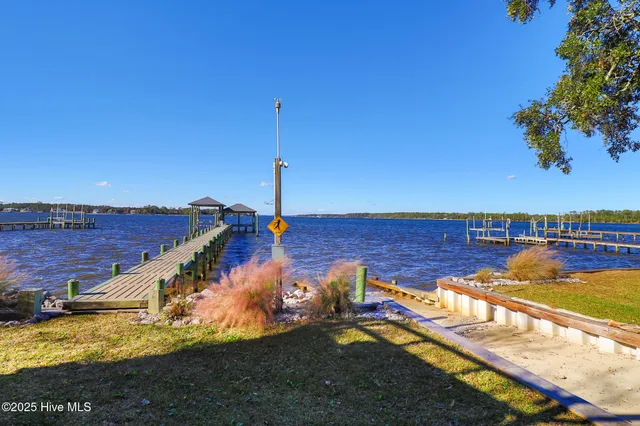 $709,900 | 221 Creek Road, Beaufort, NC 28516