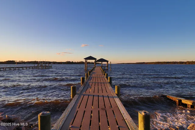 $709,900 | 221 Creek Road, Beaufort, NC 28516