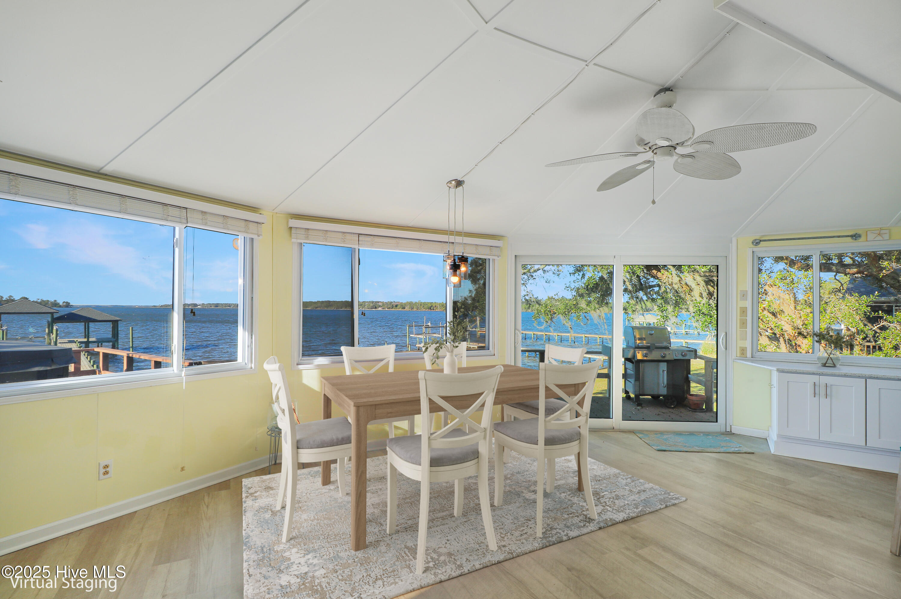 221 Creek Road Beaufort, NC 28516 - Photo 8 of 77 Virtually staged