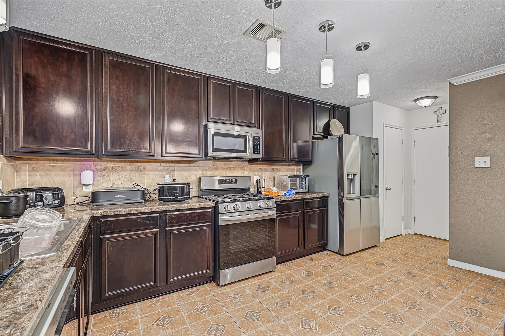 21311 Pine Monte Ridge Lane Katy, TX 77449 - Photo 11 of 43 Gallery Image 11