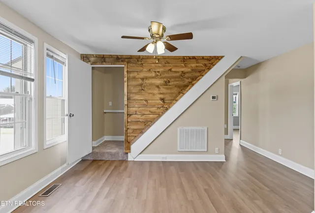 $314,900 | 402 Byrd Avenue, Harriman, TN 37748