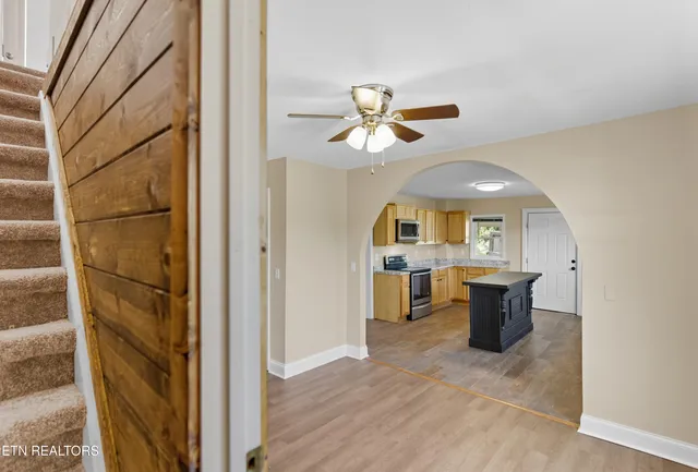 $314,900 | 402 Byrd Avenue, Harriman, TN 37748