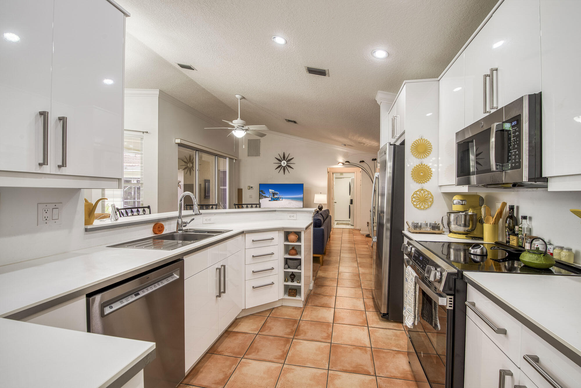 104 Cove Road Greenacres, FL 33413 - Photo 13 of 52 _IMG7925_HDR