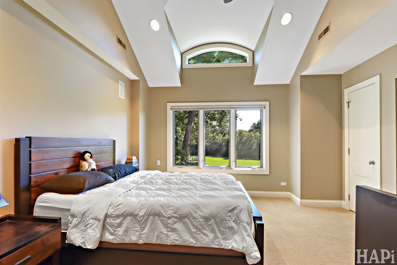 1425 Lee Road Northbrook, IL 60062 - Photo 35 of 53 a bed room with a bed and a large window
