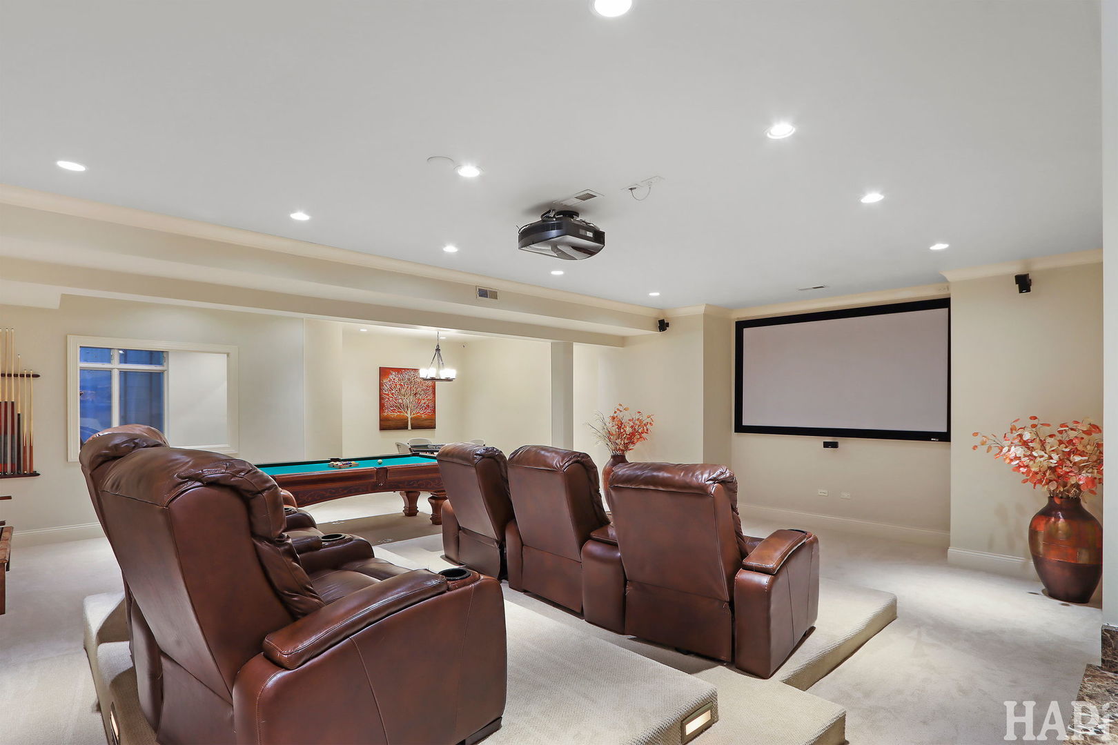 1425 Lee Road Northbrook, IL 60062 - Photo 43 of 53 a living room with furniture