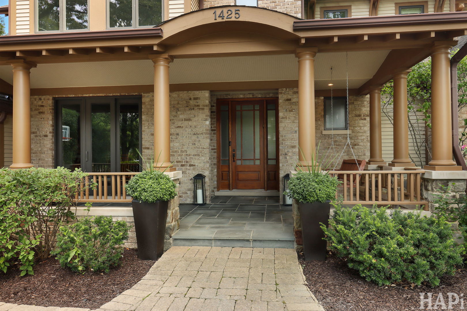 1425 Lee Road Northbrook, IL 60062 - Photo 6 of 53 front view of a house