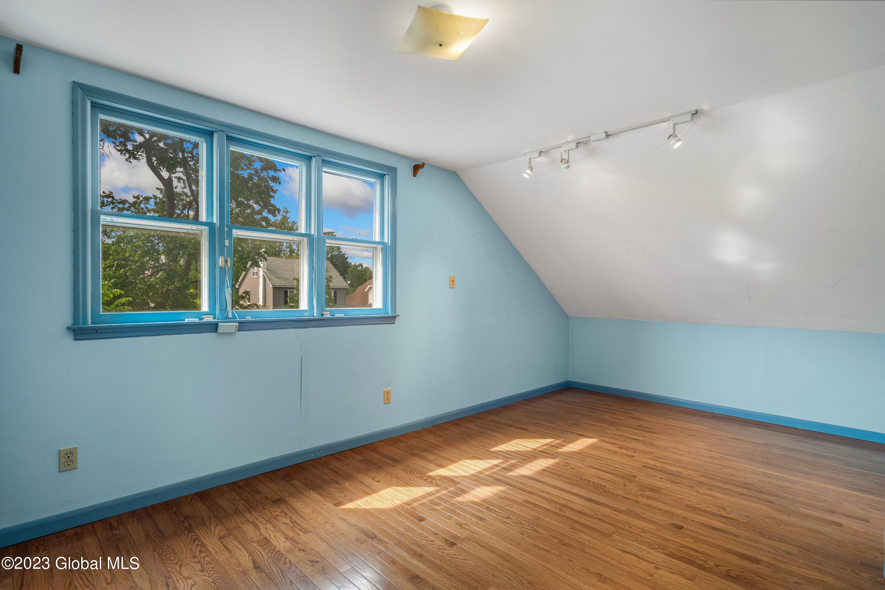 1606 Randolph Road Schenectady, NY 12308 - Photo 13 of 25 Interior 11