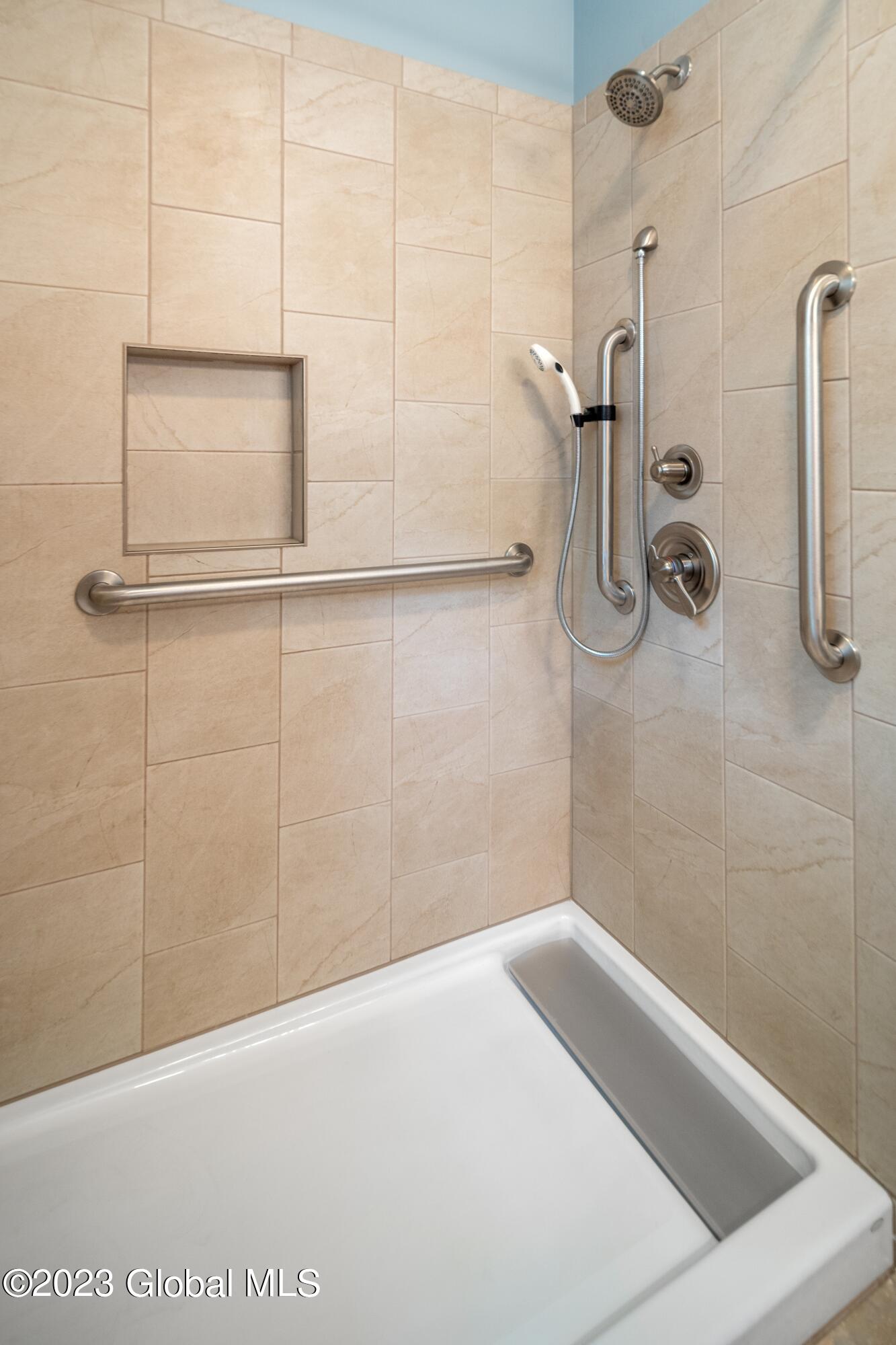 1606 Randolph Road Schenectady, NY 12308 - Photo 15 of 25 Interior 13