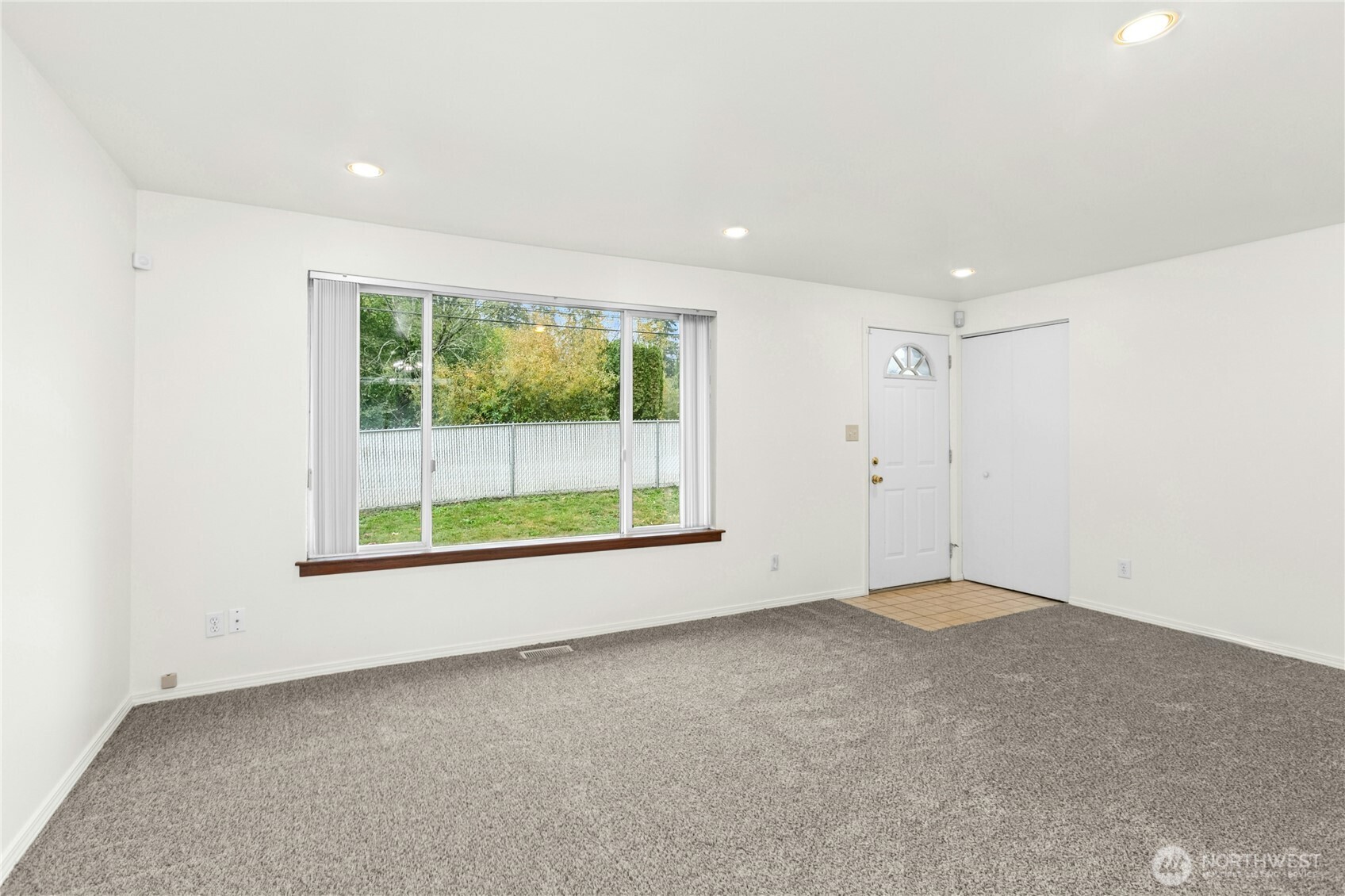 15914 52nd Avenue West Edmonds, WA 98026 - Photo 15 of 29 an empty room with windows