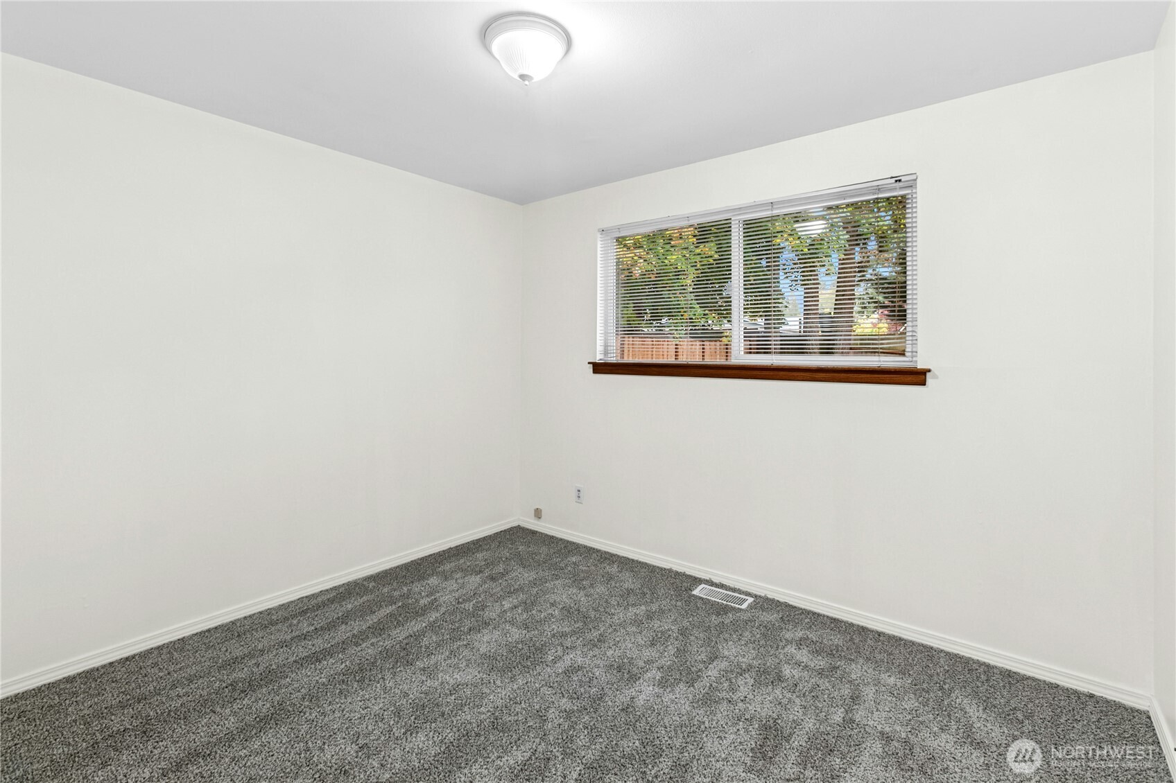 15914 52nd Avenue West Edmonds, WA 98026 - Photo 22 of 29 an empty room with a window