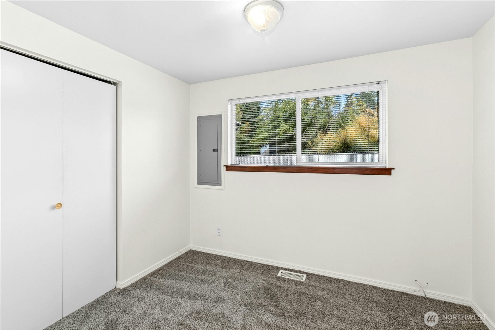 15914 52nd Avenue West Edmonds, WA 98026 - Photo 10 of 29 an empty room with a window