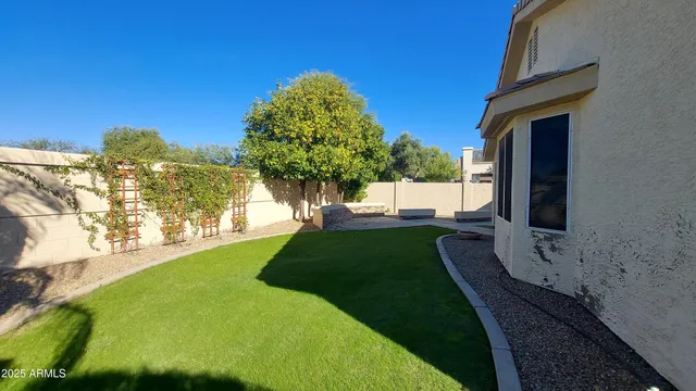 a view of yard with seating area
