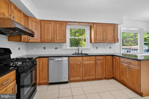 $1,030,000 | 5 Wellesley Court, Princeton Junction, NJ 08550