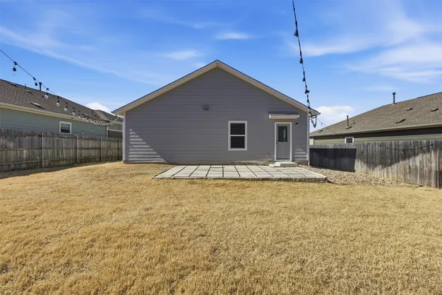 $2,200 | 7607 Ivy Trellis Trail, Del Valle, TX 78617