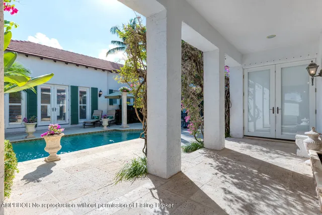 a view of outdoor dining space with a patio