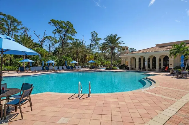 $585,000 | 114 Bella Vista Terrace, Unit 6C, North Venice, FL 34275