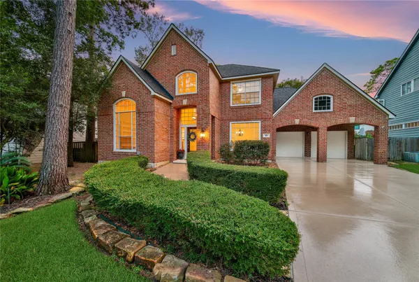 $667,000 | 15 Petalcup Place, The Woodlands, TX 77381