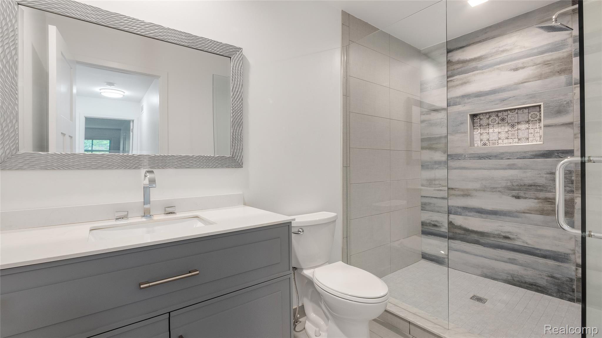4244 Fieldbrook Road West Bloomfield, MI 48323 - Photo 14 of 43 014-4244-fieldbrook-rd-w-bloomfield-mi-48323-011.jpg