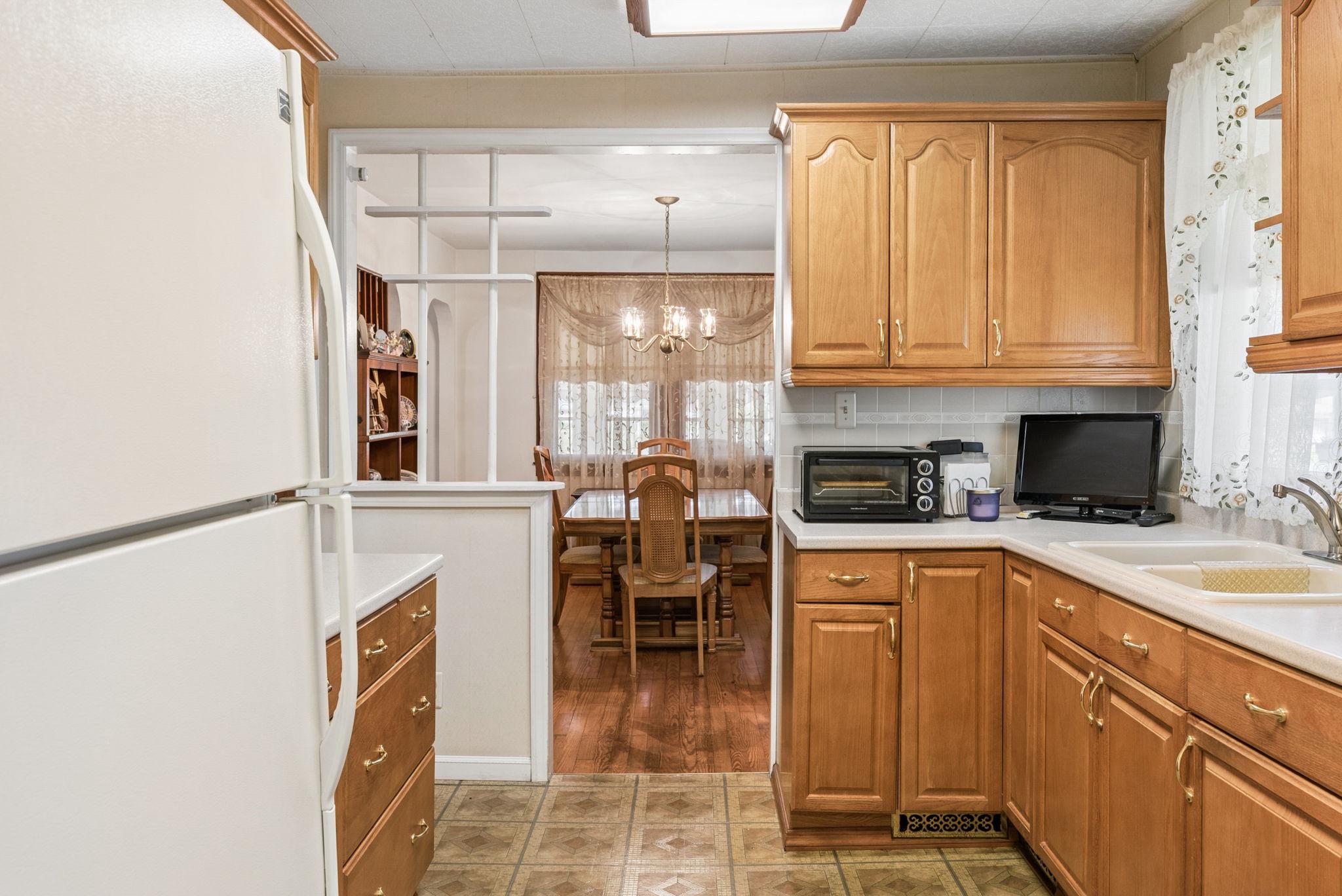 19 Old Solomons Island Road Annapolis, MD 21401 - Photo 9 of 51 Kitchen