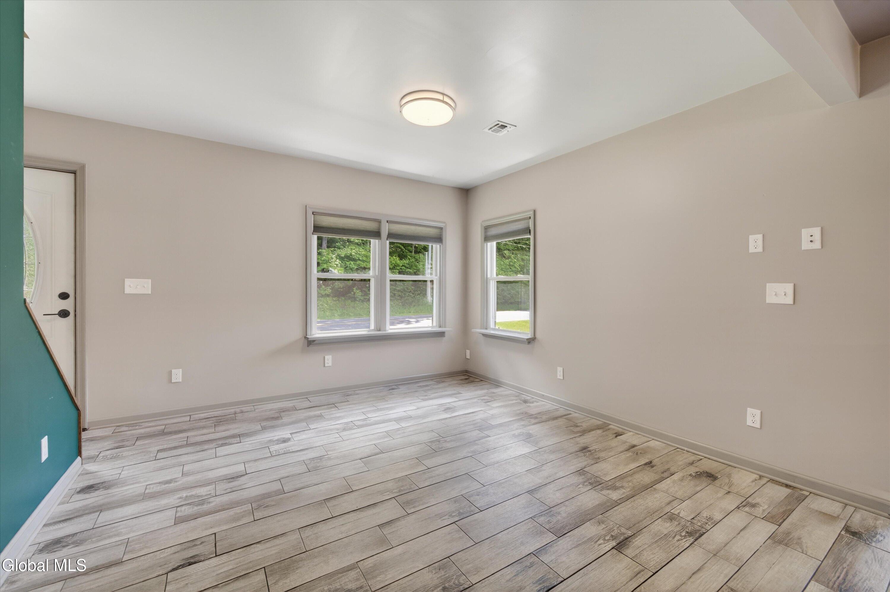 162 Clamsteam Road Halfmoon, NY 12065 - Photo 12 of 69 12-162 Clamsteam Rd-12