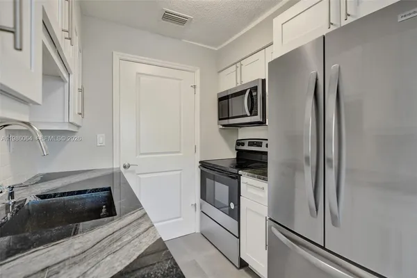 $2,825 | 902 Mandarin Isle, Unit 2, Fort Lauderdale, FL 33315